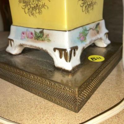 Lot B11: Pair of Vintage Italian Floral Lamps