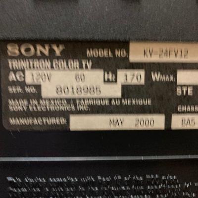 Lot B13: Sony Trinitron Color TV 2000