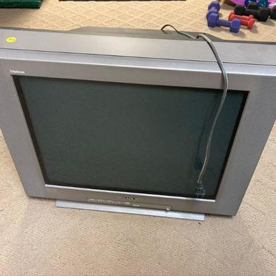 Lot B13: Sony Trinitron Color TV 2000