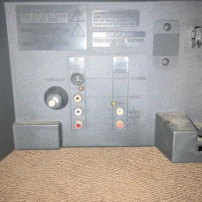 Lot B13: Sony Trinitron Color TV 2000