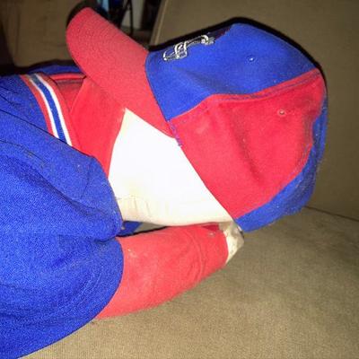 Lot B22: Giants Doll Hide and Seek