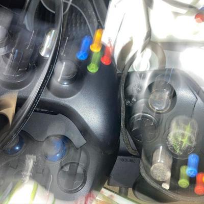 Lot B25: Nintendo 64 Game Console Xbox 360 game console +games access.