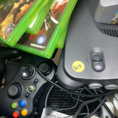 Lot B25: Nintendo 64 Game Console Xbox 360 game console +games access.