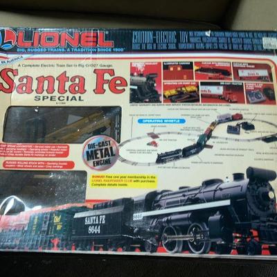 Lot B26: Lionel Santa Fe Special Train Set w/ Orig. Box