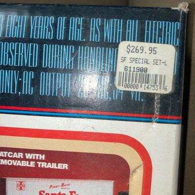 Lot B26: Lionel Santa Fe Special Train Set w/ Orig. Box