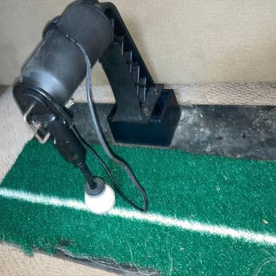 Lot B32: Swing Groover Golf Coach *missing some items*