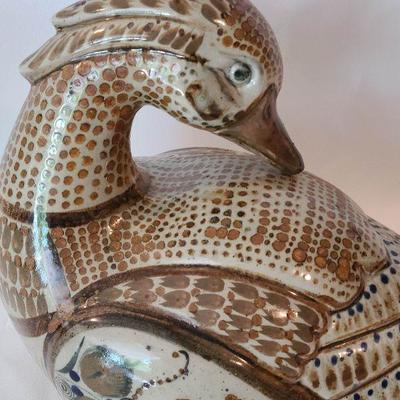 G10: Pottery Duck Decor