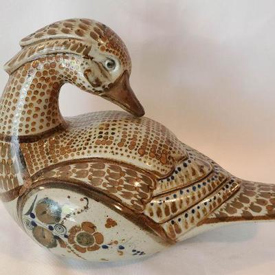 G10: Pottery Duck Decor