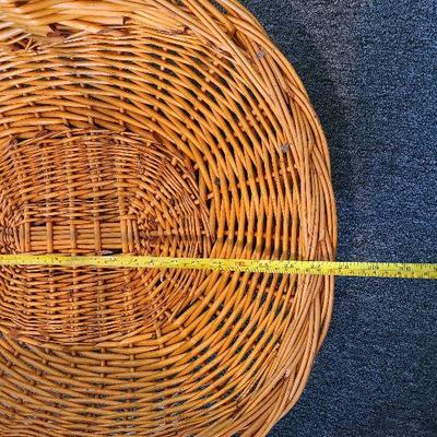 G21: Large Basket Lot