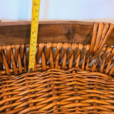 G22: Handled Serving Tray Basket 