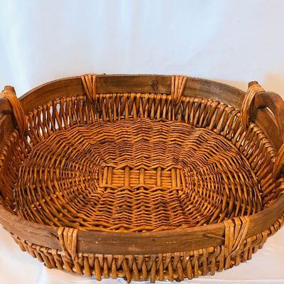 G22: Handled Serving Tray Basket 