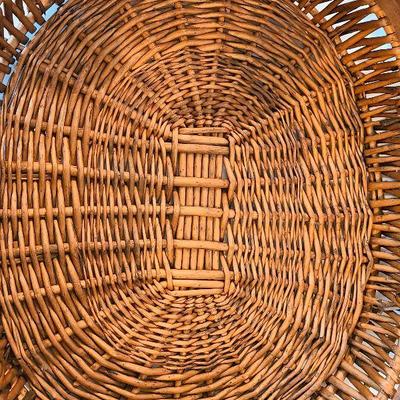 G22: Handled Serving Tray Basket 