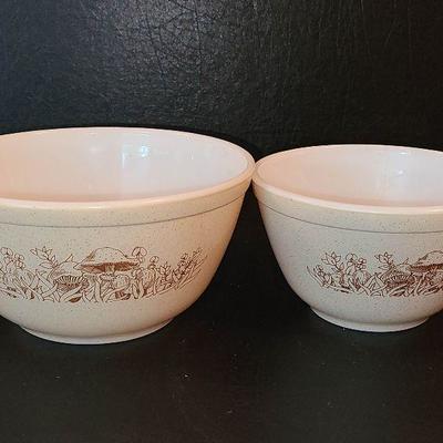 G29: Pyrex Forest Fancies Mushroom Mixing Bowls (402/401)