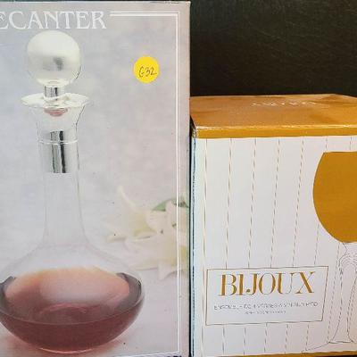 G32: Decanter and Wine Glasses