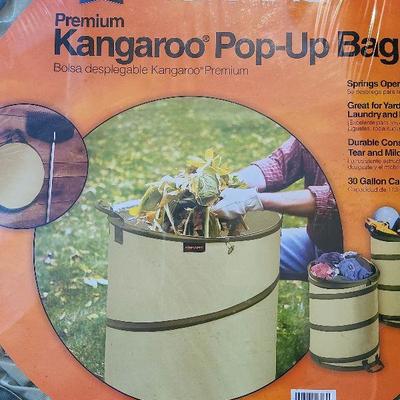G33: Kangaroo Pop-Up Yard/Garden Bag New