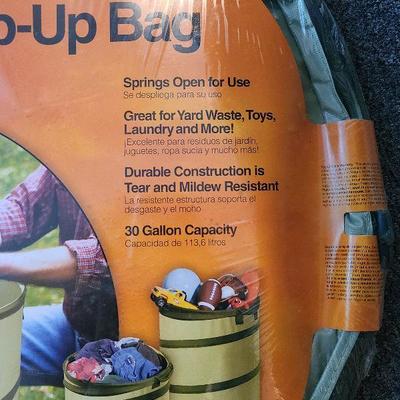 G33: Kangaroo Pop-Up Yard/Garden Bag New