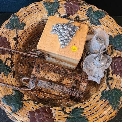 G34: Grape Serving Pieces!