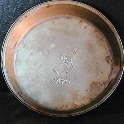 G36: NYAC Antique Pie Tin