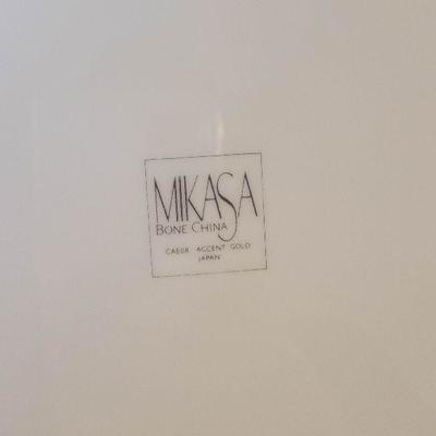 G39: Covered Lazy Susan and Cheese Plate