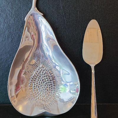 G44: Mariposa Serving Dish