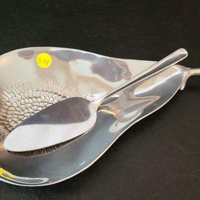 G44: Mariposa Serving Dish