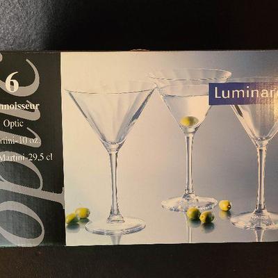 G46: Luminarc Martini Glasses