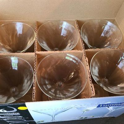 G46: Luminarc Martini Glasses