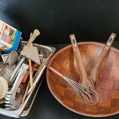 G52: Restaurant Pans / Kitchen Gadgets