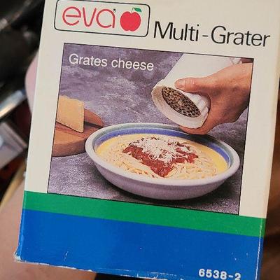 G52: Restaurant Pans / Kitchen Gadgets