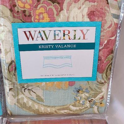G54: Waverly Valances/ Shams Matching 