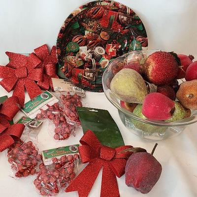 G56: Holiday Decor Lot