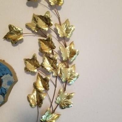 Lot 4 Golden Leaf Decor pieces