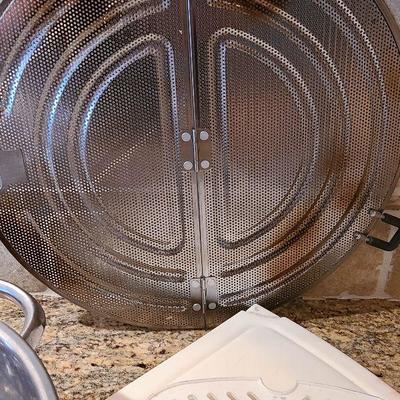 K12: Kitchen Gadgets /Strainers