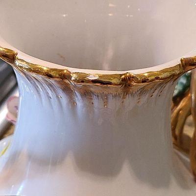 K19: Beautiful handled Floral Vase