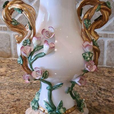 K19: Beautiful handled Floral Vase
