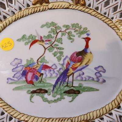 K25: Large Decorative Plates and Stand