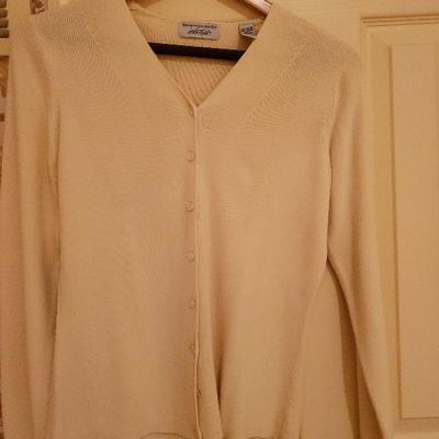 MB-208: beautiful sweaters