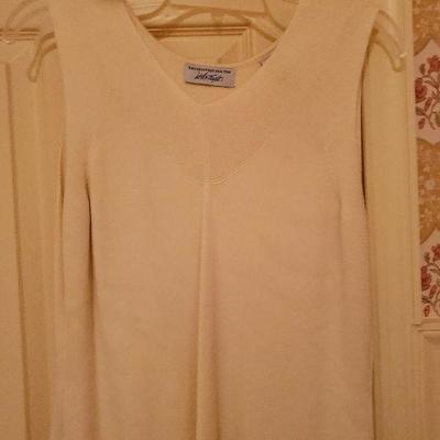 MB-208: beautiful sweaters