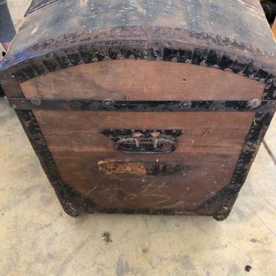 Antique Quality Steamer Trunk with Metal Details