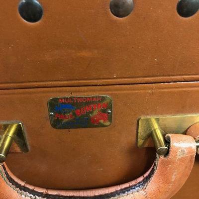 #76 MULTNOMAH Paul Bunyan Air Luggage 