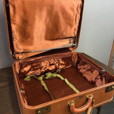 #76 MULTNOMAH Paul Bunyan Air Luggage 