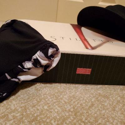 MB-223 Michel Kors shirt, felt hat and gift box with handle