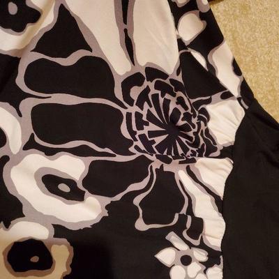 MB-223 Michel Kors shirt, felt hat and gift box with handle