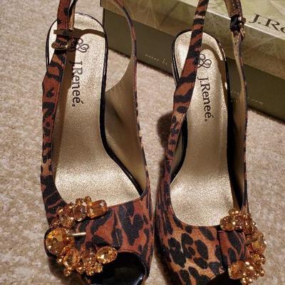 MB-233: 4 pair brand new shoes