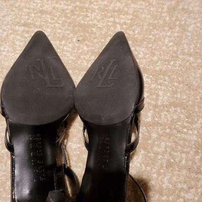 MB-233: 4 pair brand new shoes