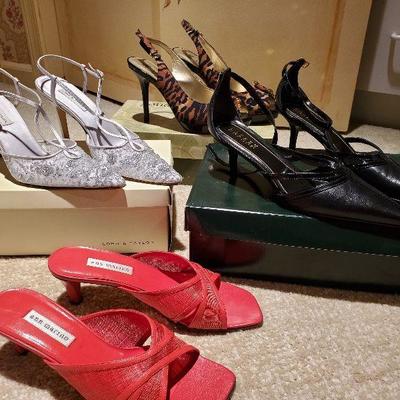 MB-233: 4 pair brand new shoes