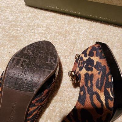 MB-233: 4 pair brand new shoes