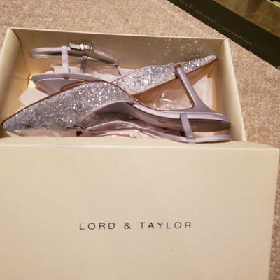 MB-233: 4 pair brand new shoes