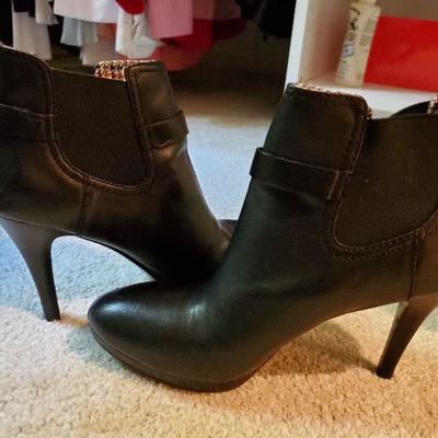 MB-239:two pair ankle boots and two pair shoes size 8 and 8 1/2