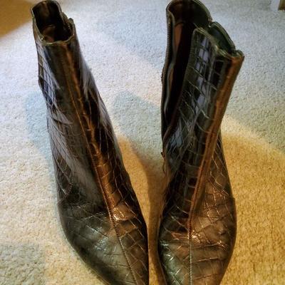 MB-239:two pair ankle boots and two pair shoes size 8 and 8 1/2